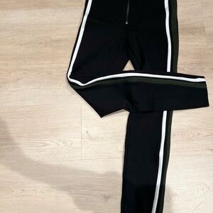 Zara Black and White Leggings with Sleek Design